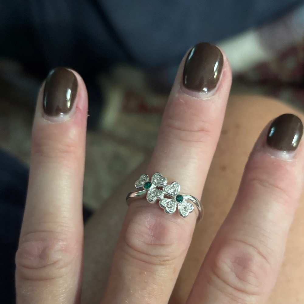 Elegant Silver and Green shamrock Ring